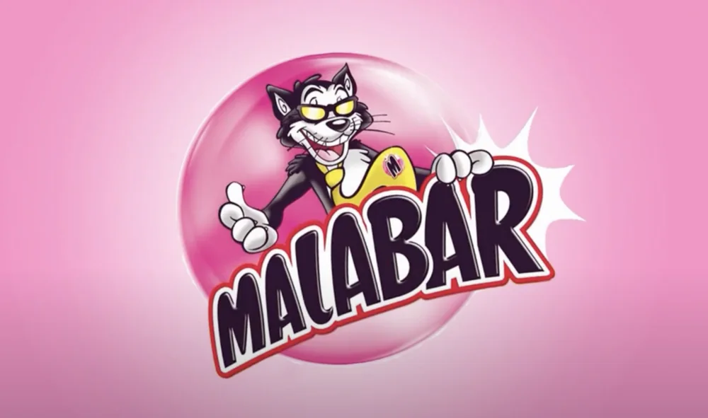 Billboard TV Malabar : la mascotte du chat dans une bulle de chewing-gum rose, logo de la marque au premier plan.